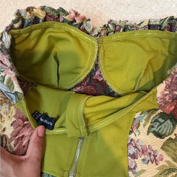 PrettyLittleThing Green and Multicolor Corset Top - Picture 3 of 4